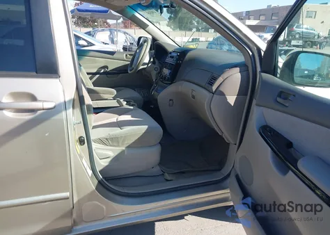 2004 Toyota Sienna Le из США, поврежденный, VIN 5TDBA23C24S027856